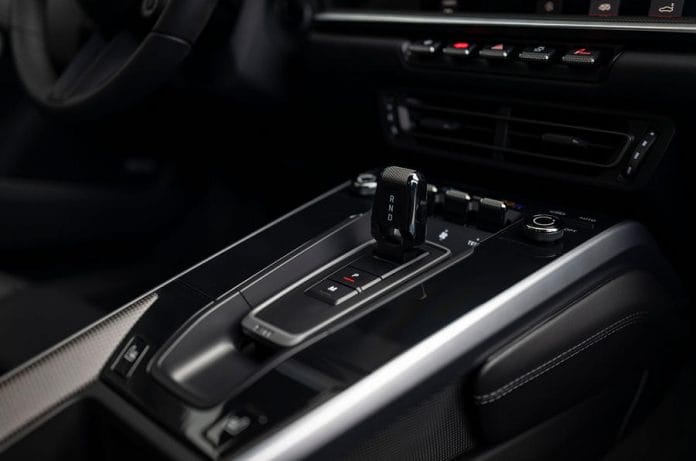 aria-label="13 porsche 911 turbo s 2020 fd centre console"